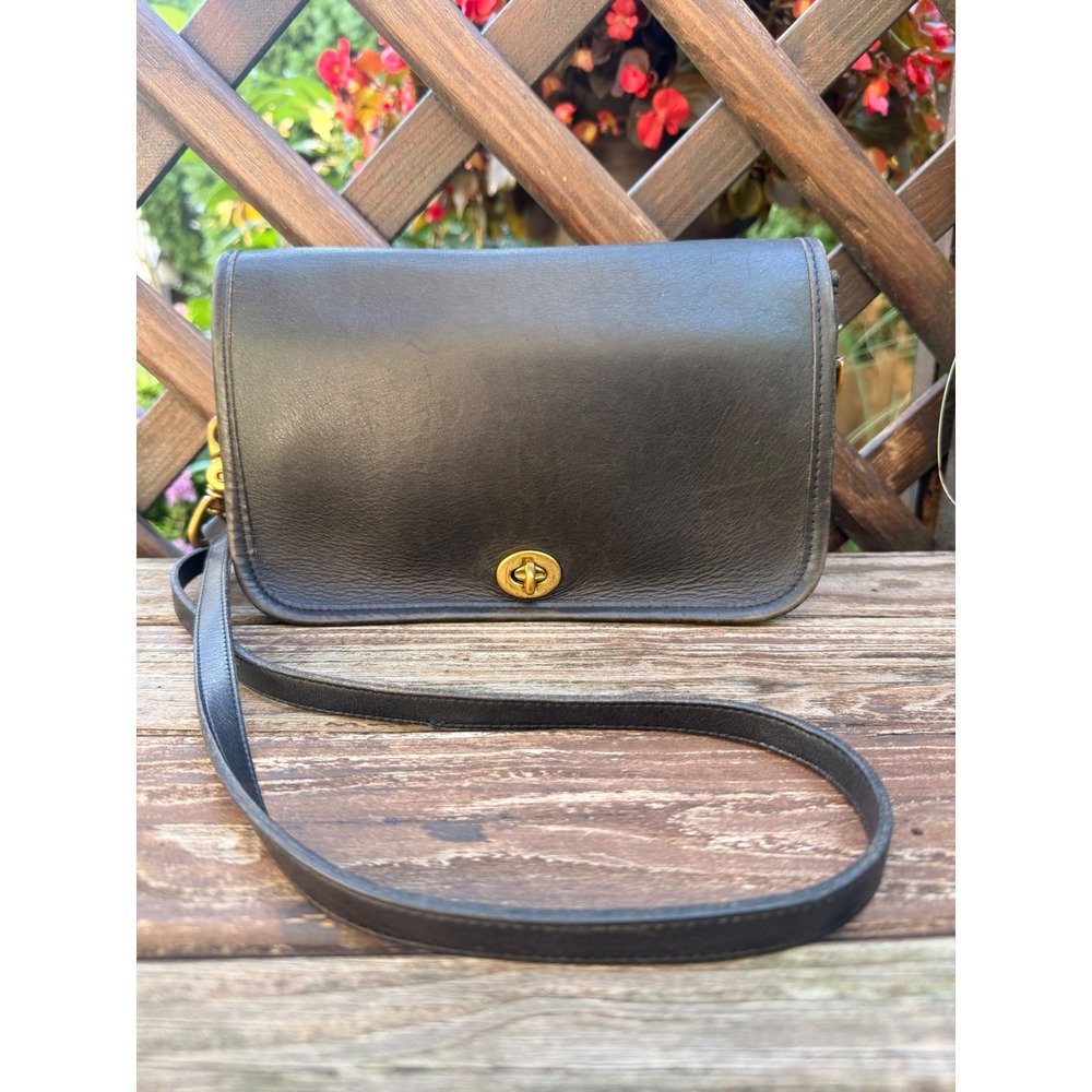 Vintage Coach Pocket Purse Black Leather Crossbody Bag 9755 Brass Turnlock